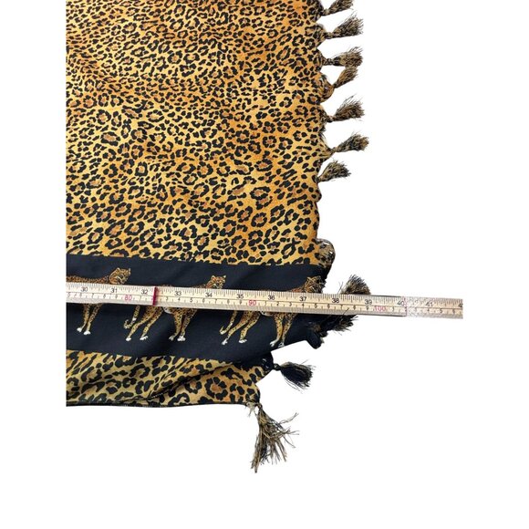 Animal Print Scarf Or Wrap With Cheetah Border & Tassel Detail 37" X 42" Polyest - Picture 5 of 5